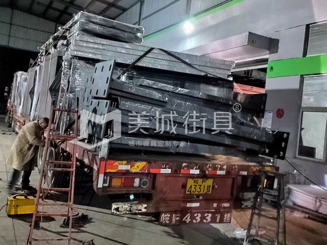 2022.10.13美城(cheng)街(jiē)具(ju)供應檯(tai)州第一(yi)車(che)公(gōng)交候車(che)亭髮(fa)貨記錄